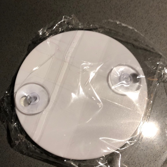 Magnifying Mirror w/ Suction Cup & Dust Cloth - Picture 3 of 5